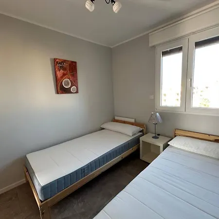 La Felicidad دينايا